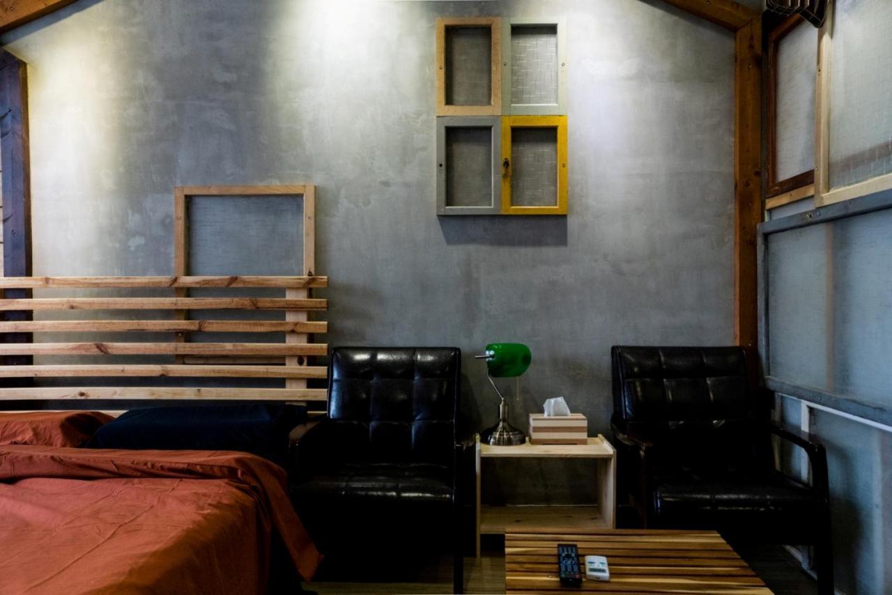 Hinoki Mansion Hostel Tainan Exterior photo