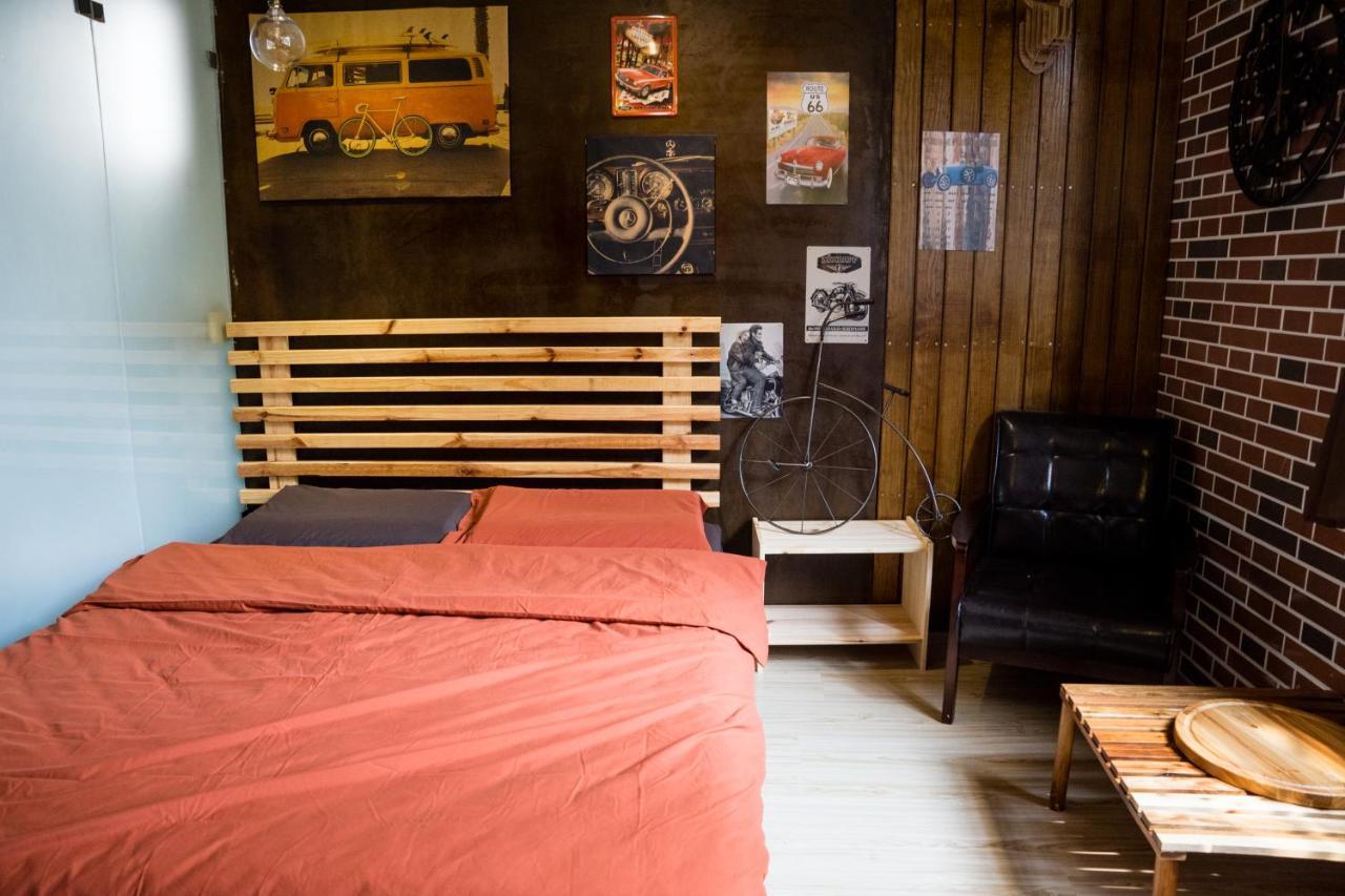 Hinoki Mansion Hostel Tainan Exterior photo