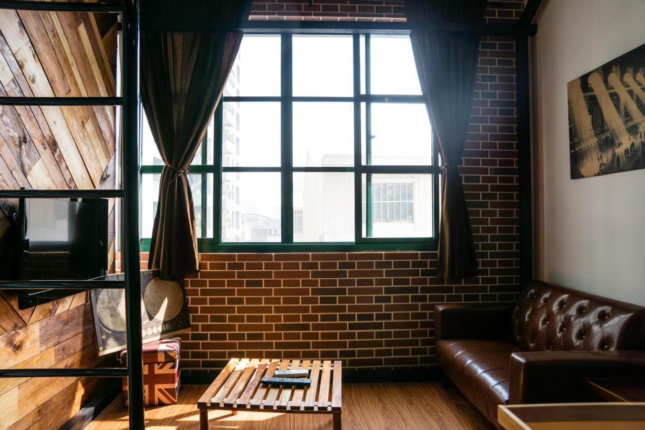 Hinoki Mansion Hostel Tainan Exterior photo