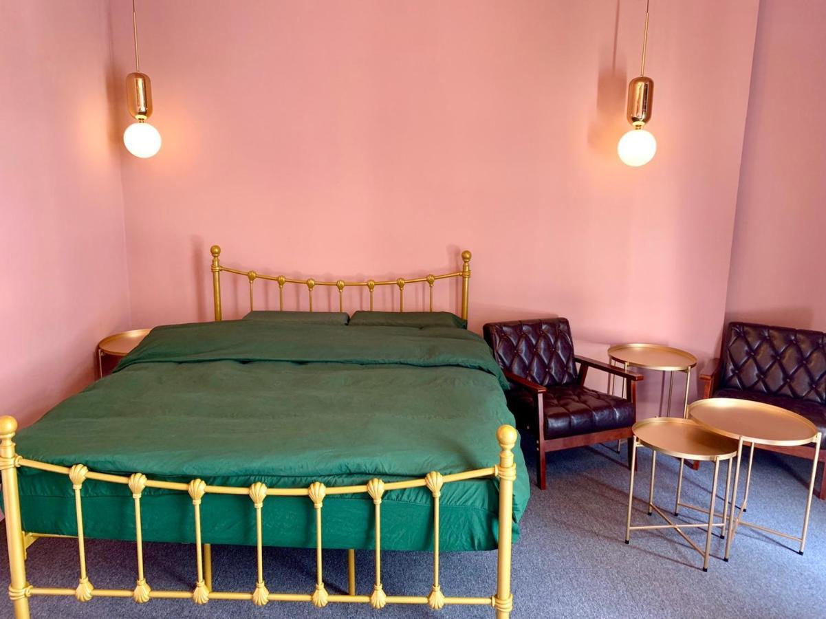 Hinoki Mansion Hostel Tainan Exterior photo